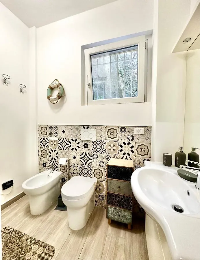 Hostdomus - Garden Suite Finale Ligure Italy