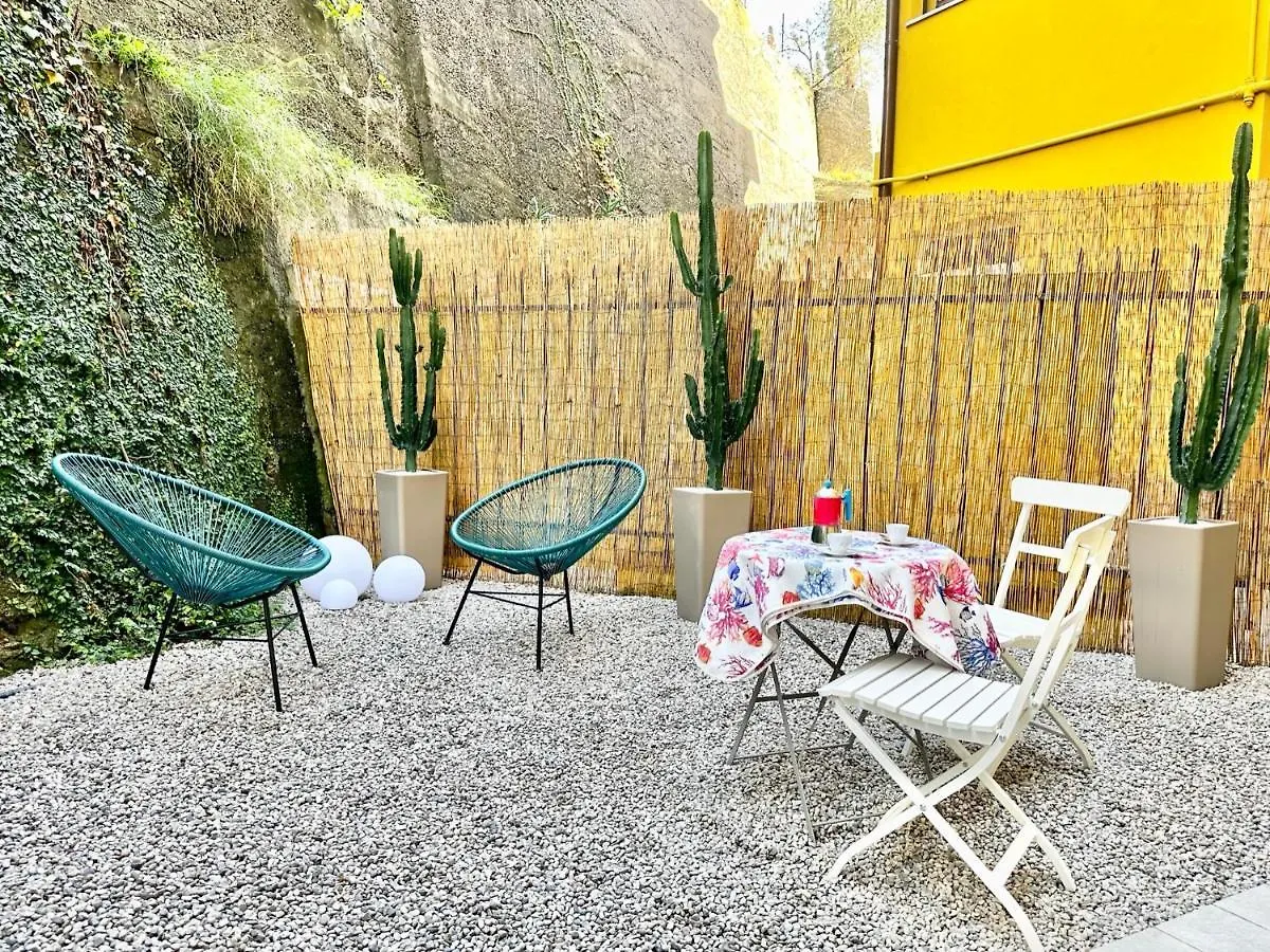 Hostdomus - Garden Suite Finale Ligure Italy