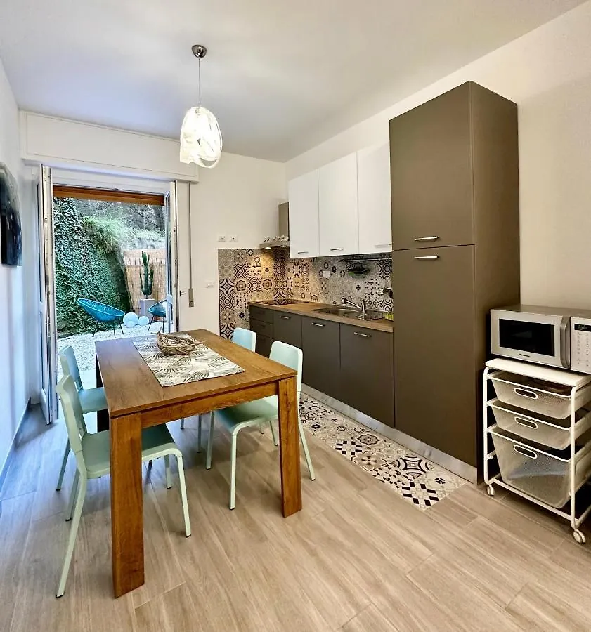 Apartment Hostdomus - Garden Suite Finale Ligure
